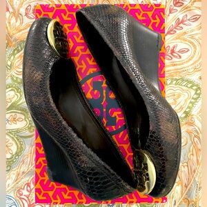 Tory Burch - Sally Wedge - Sz 7.5